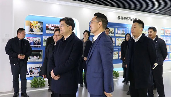 拱墅区委书记李志龙一行莅临浙江托普云农科技股份有限公司调研